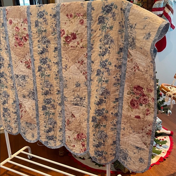 Quilt vintage scalloped edge - Picture 3 of 4